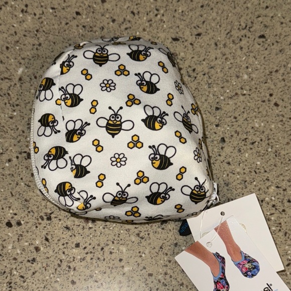 SNOOZIES  Bee Print skinny fleece lined  Slippers in stable bag - Picture 6 of 6